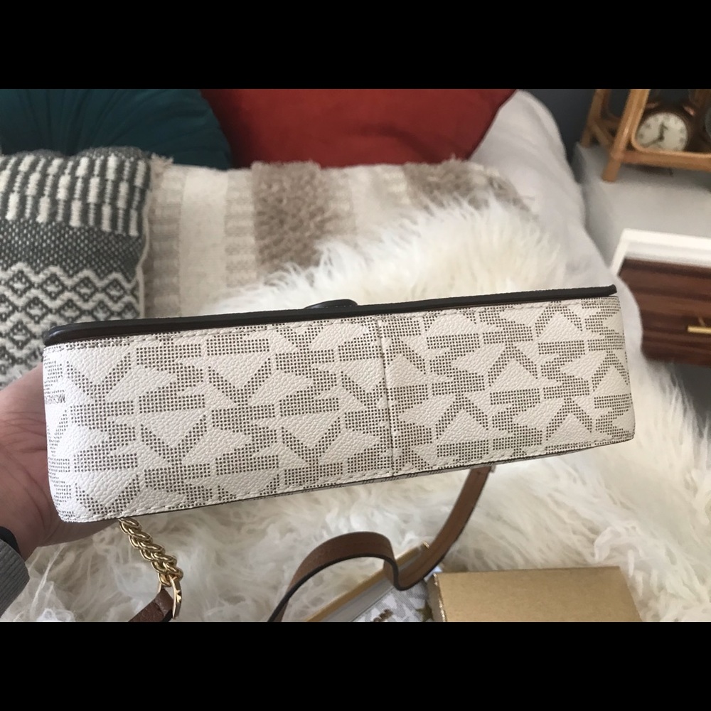Michael Kors Medium Vanna & Wallet - Picture 4 of 8